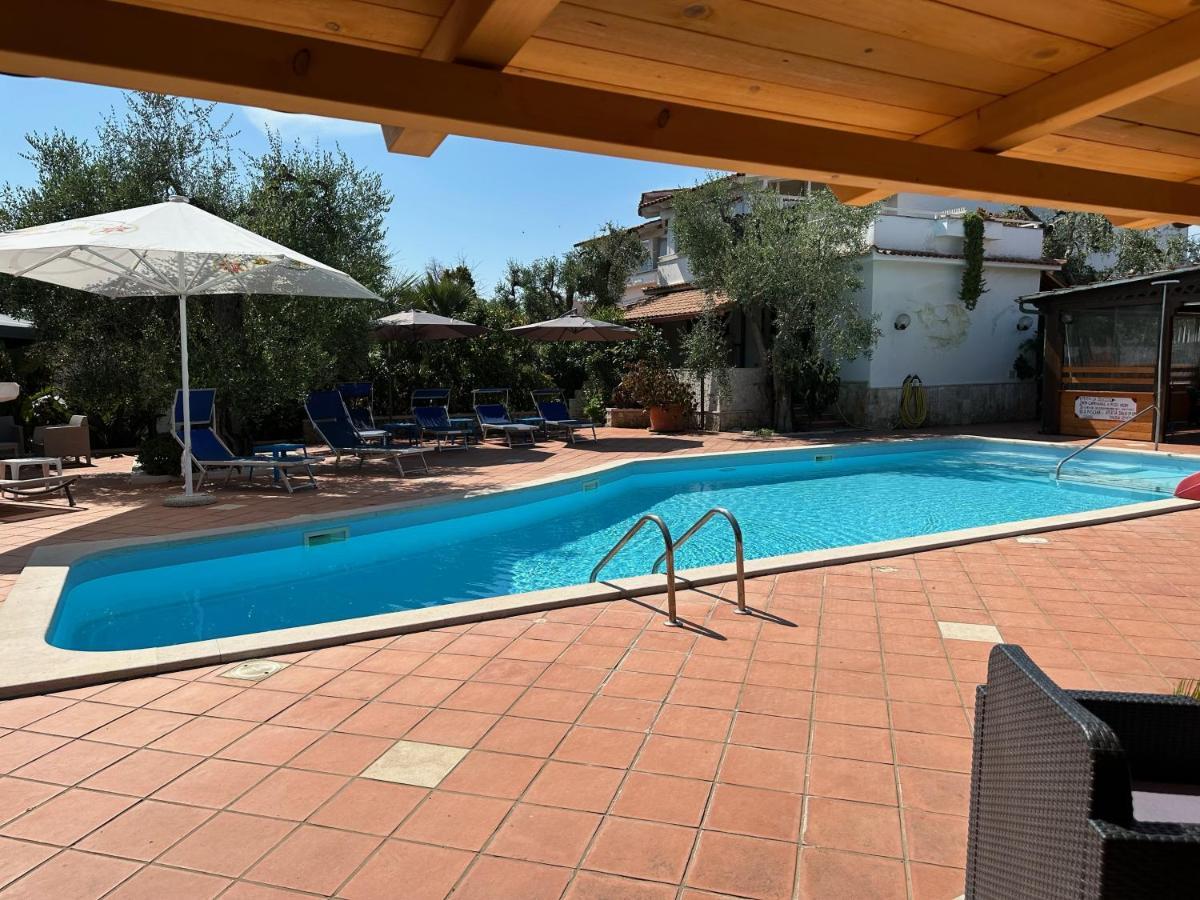 Villa Monica Appartamenti Vieste Ngoại thất bức ảnh